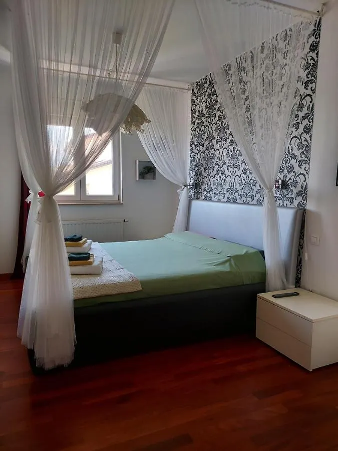 Kleopatra'S Suit Apartment Rijeka Croatia